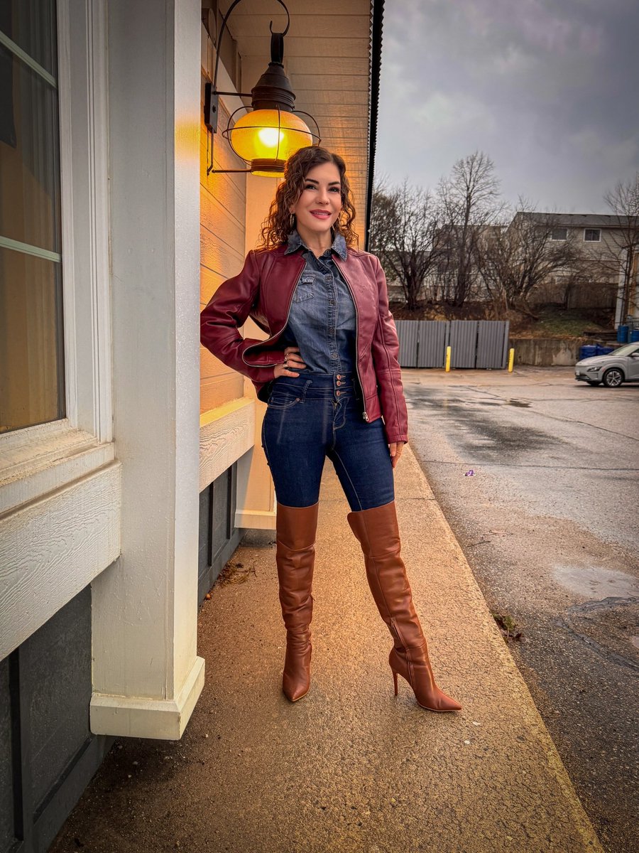 Emma Thomas tweet media