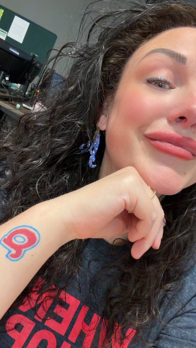 Liz K ☀️ tweet media