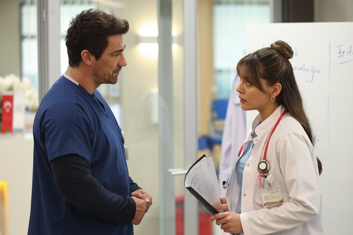 nowtvturkiye's tweet photo. Yeni bölümden ilk kareler. 🩵 #DoktorBaşkaHayatta Pazar 20.00’de NOW’da. @doktordizi https://t.co/0nQQZFC9p1