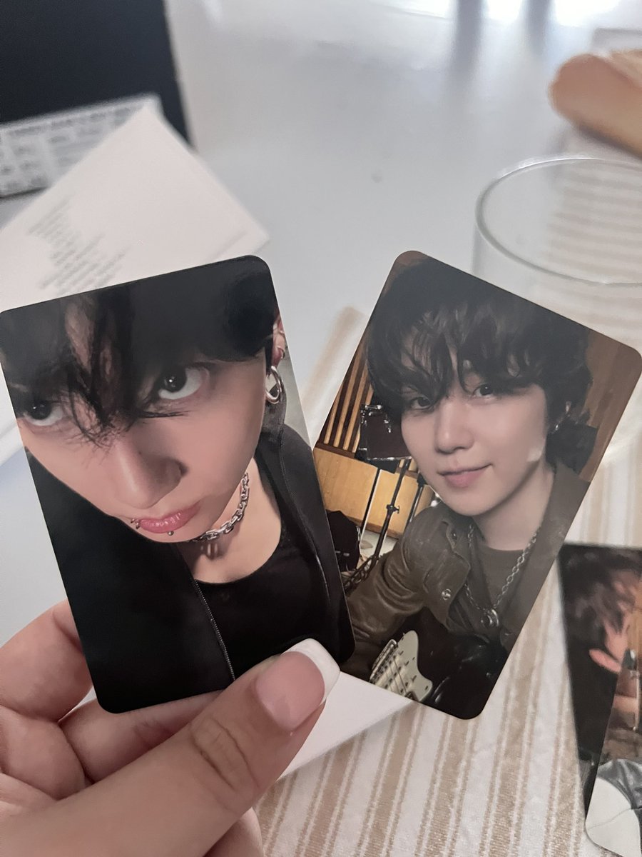 victoria ⁷ IS SEEING BTS 🐈‍⬛ tweet media