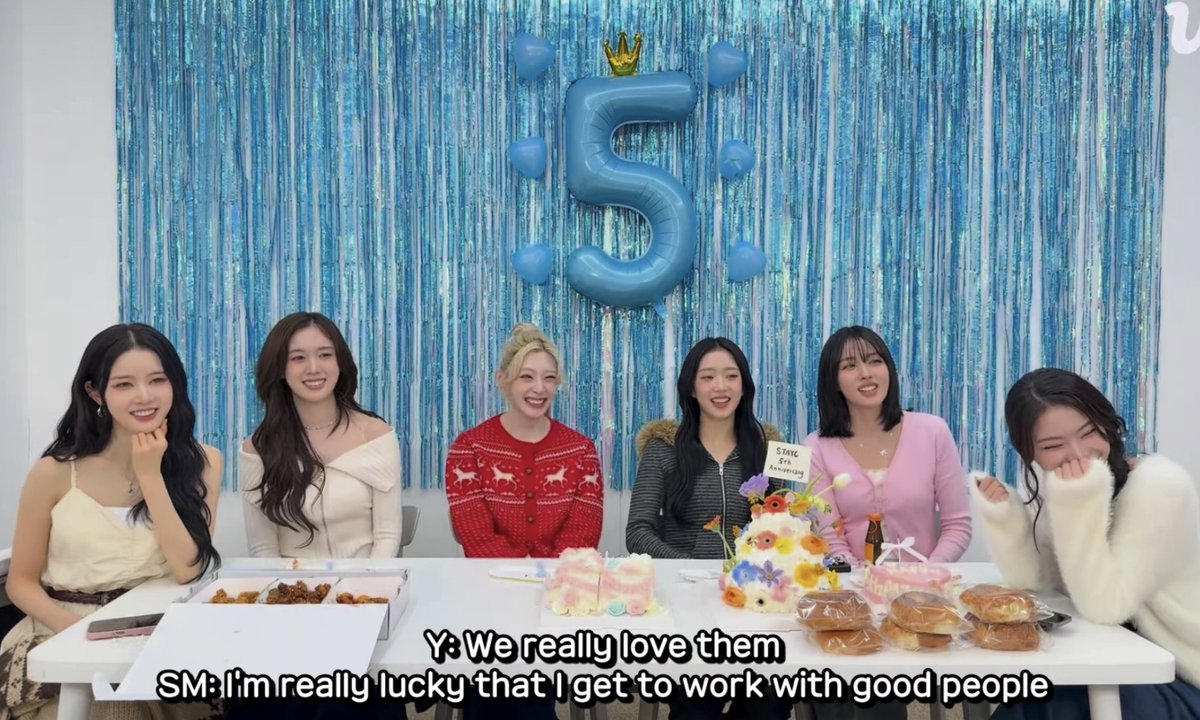 iconicstayc tweet media