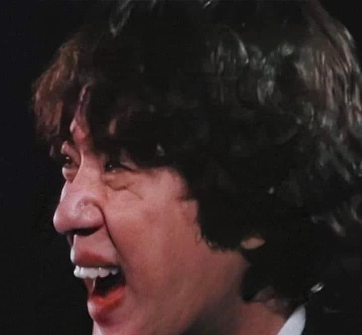 globalpopstarV's tweet image. Bald and ugly .

#curlyfinger #abnormal #manchild #old #dozen #bangpdwife