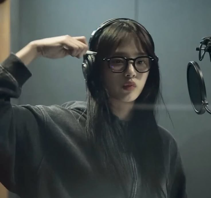 ella౨ৎ tweet media