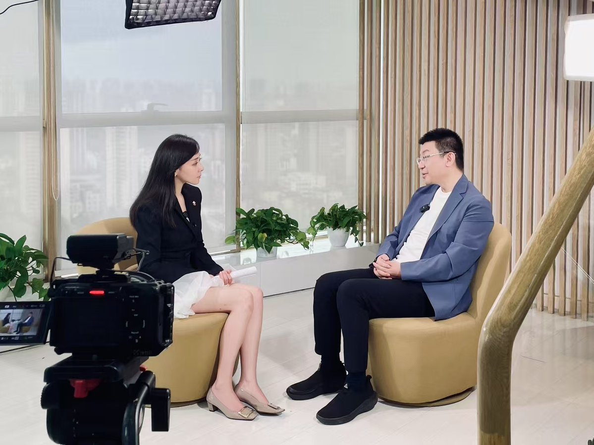 Valentina tweet media