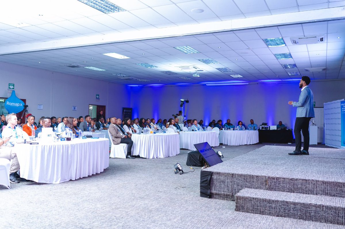 The inaugural Zimbabwe Real Estate and Tech Summit was a resounding success! The room was packed as estate agents, local tech companies, property developers and investors were in the room to learn about how tech is changing the local real estate market!
Take a look at some