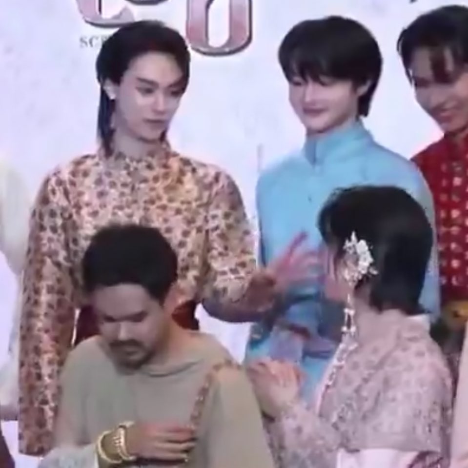 𝘮𝘦𝘰𝘸 tweet media