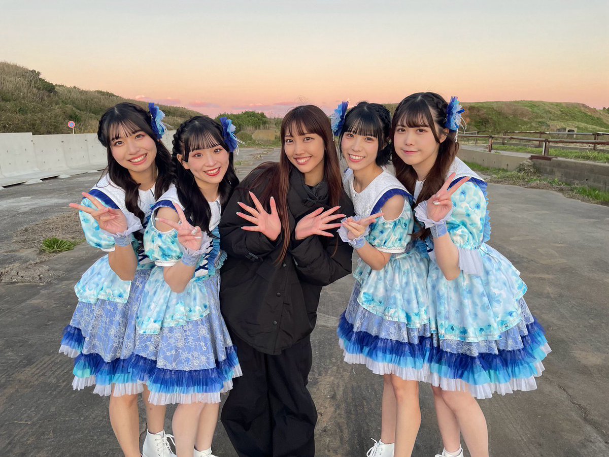 himari_mitsuse's tweet photo. キミトサクハナ『キミと咲く花』
振付させて頂きました！💐

MVではダンサーさんの振付もさせて頂きました！🤍✨ワンカットのところがお気に入りです！みんな見てね〜👀
➡️https://t.co/bJ7gen9O9I https://t.co/8csrn420vo