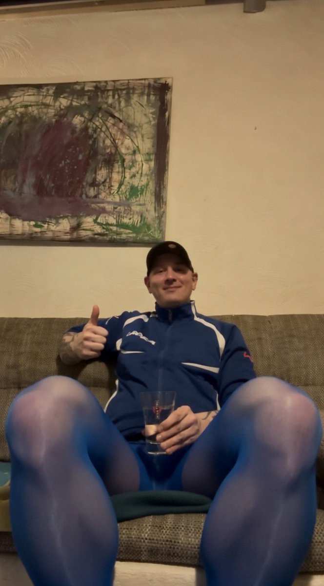 TightsKing tweet media