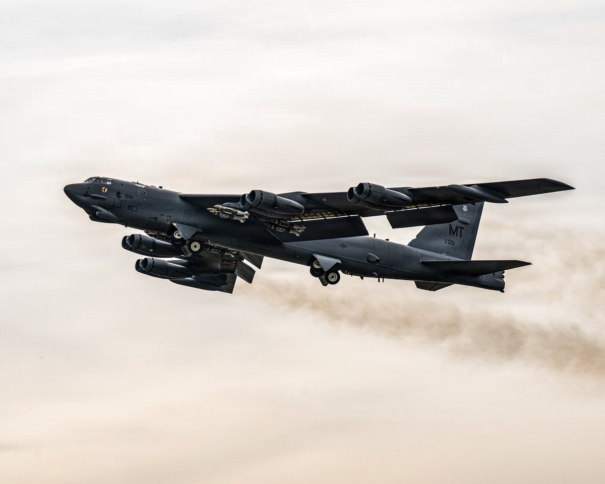 kadonkey's tweet photo. B-52H 22MAR26 (usccpa) https://t.co/HmJOz0lZoB