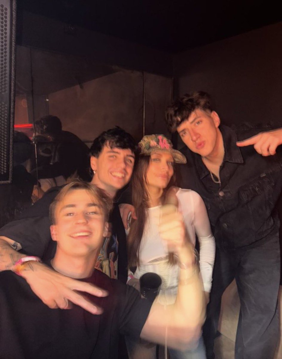 Batuchi en mi…?🐝 tweet media