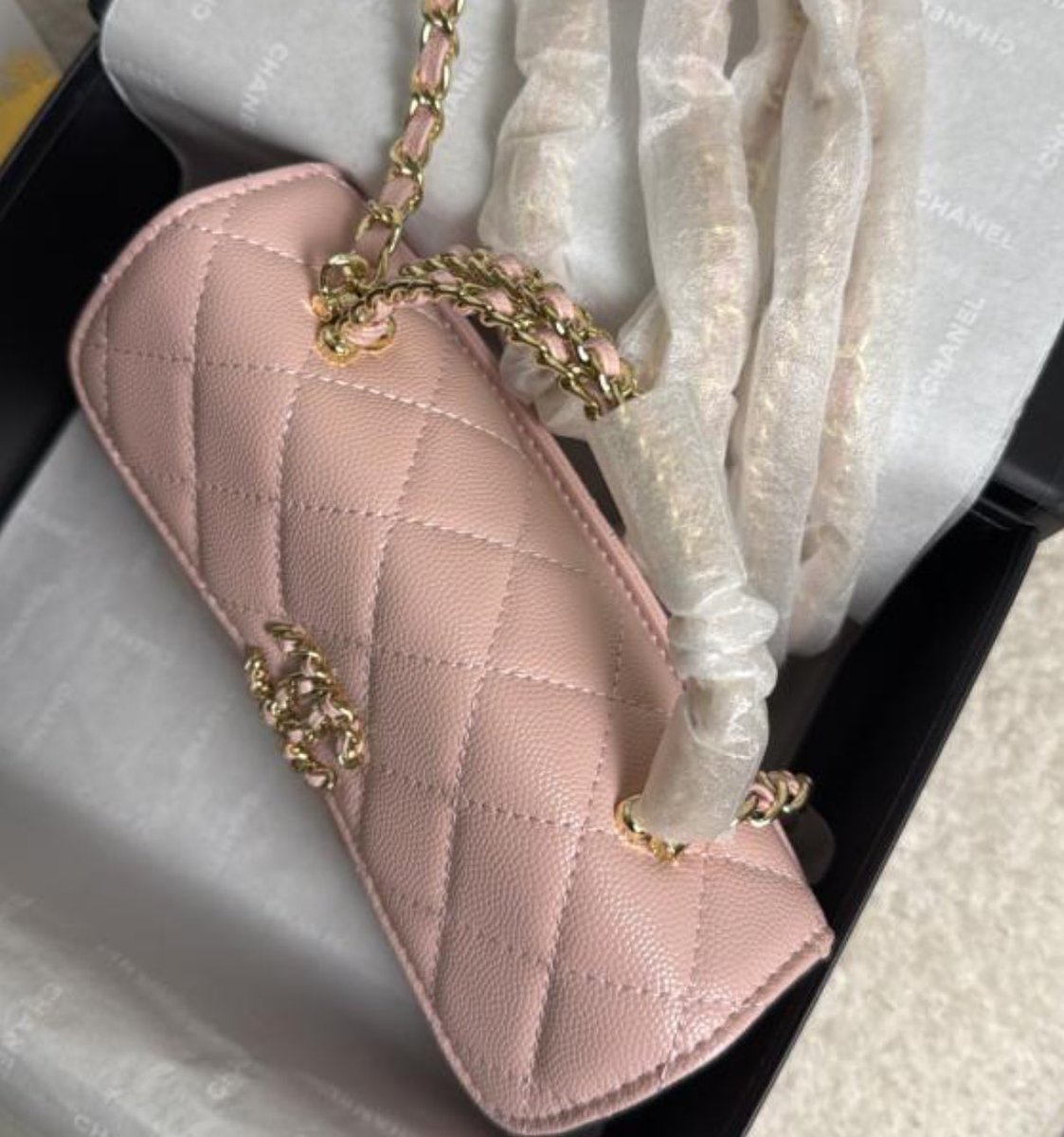 Shopper Farah tweet media