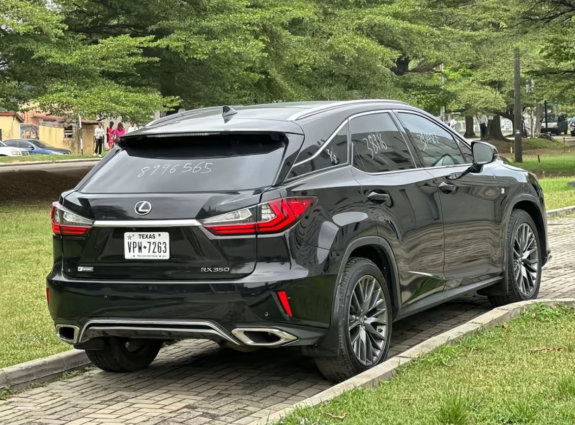 OLUWASEYI👾 tweet media