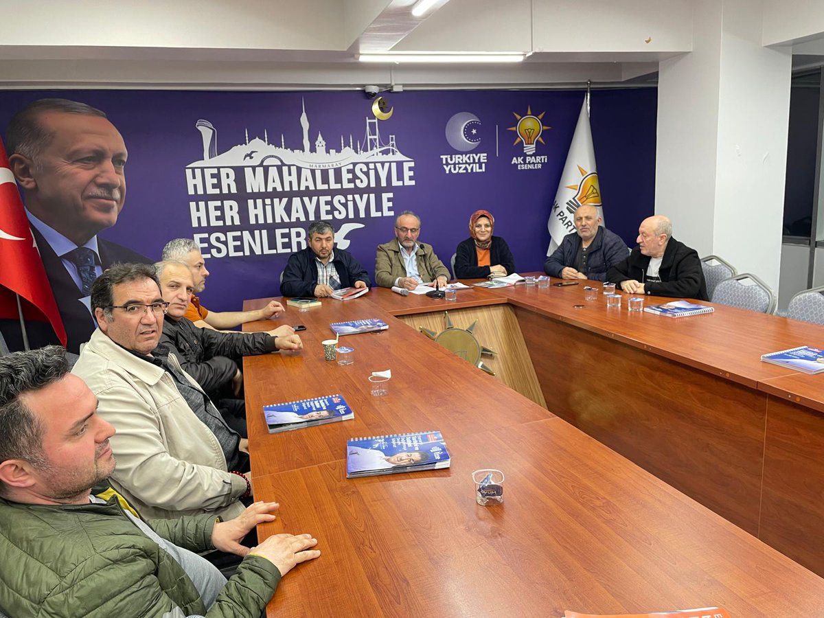 Ahmet0972's tweet photo. Fatih mah 1.bölge haftalık mahalle başkanı @ademkk165576  meclis üyemiz @RGulyuz  @RTErdogan @EmrullahErkus @abdullahozdemir @akpartiistanbul @akparti_esenler @NazifeOz58 @oktayilmaz18 @tevfikgoksu https://t.co/Udh1ZPBA1F