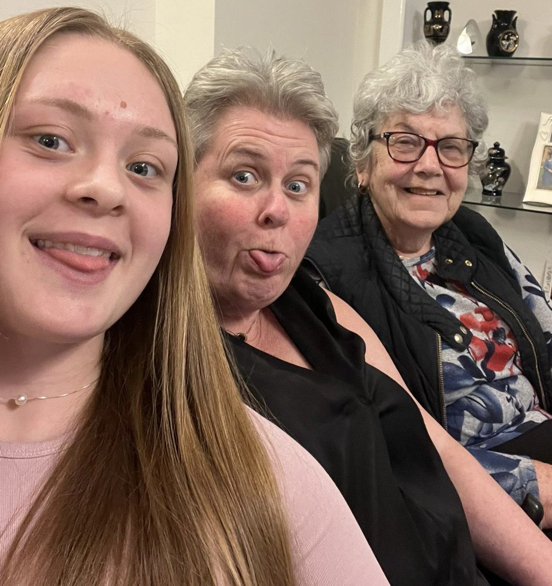 LisaWainwright5's tweet photo. #thisismenow @BreastCancerNow new campaign to raise awareness..here we go, me in treatment in 2019 and me now! Always in the back of my mind, but thankful for all the support 🩷 https://t.co/nwgpJip0ev