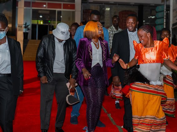 𝑻𝒐𝒏𝒏𝒚 𝑩𝒂𝒏𝒛 🦅 tweet media