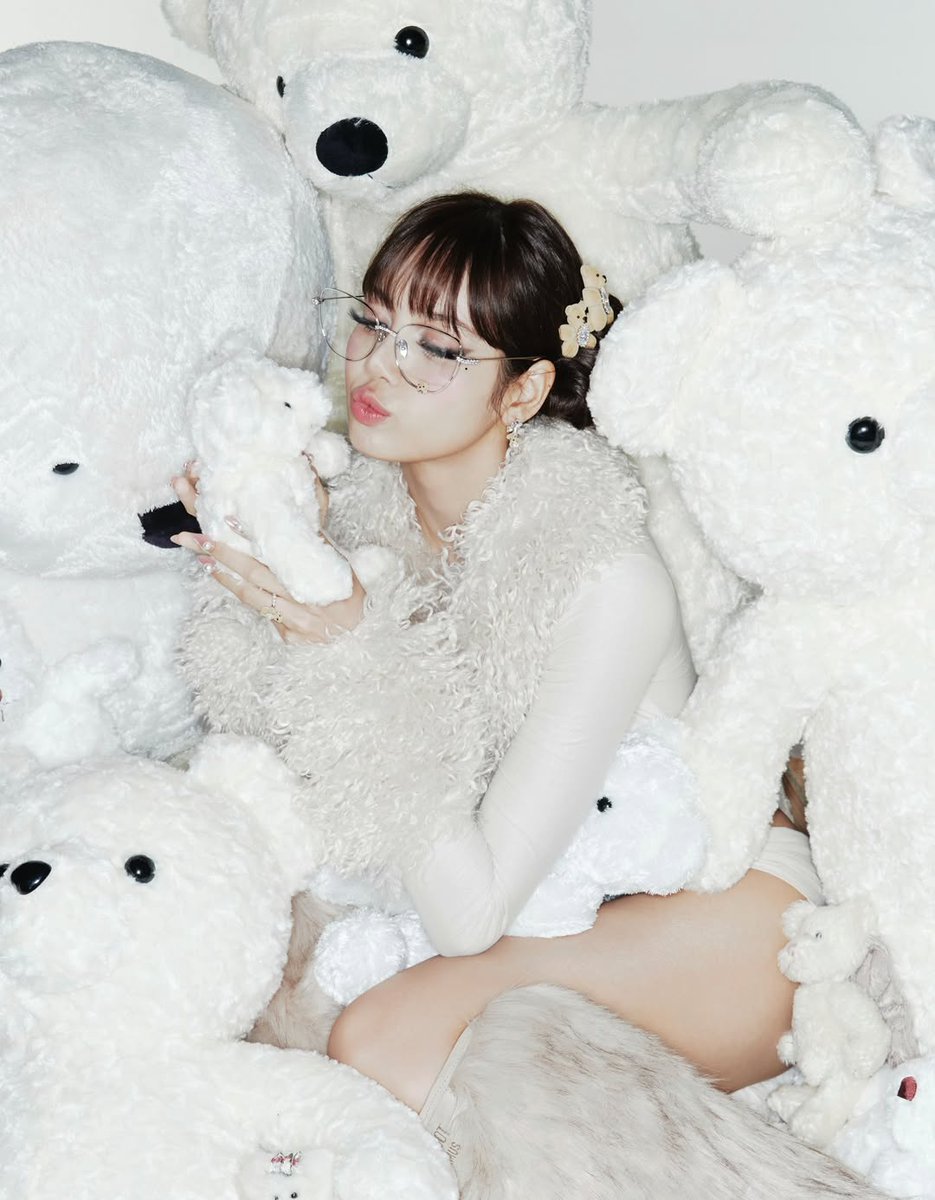 Complex Style tweet media