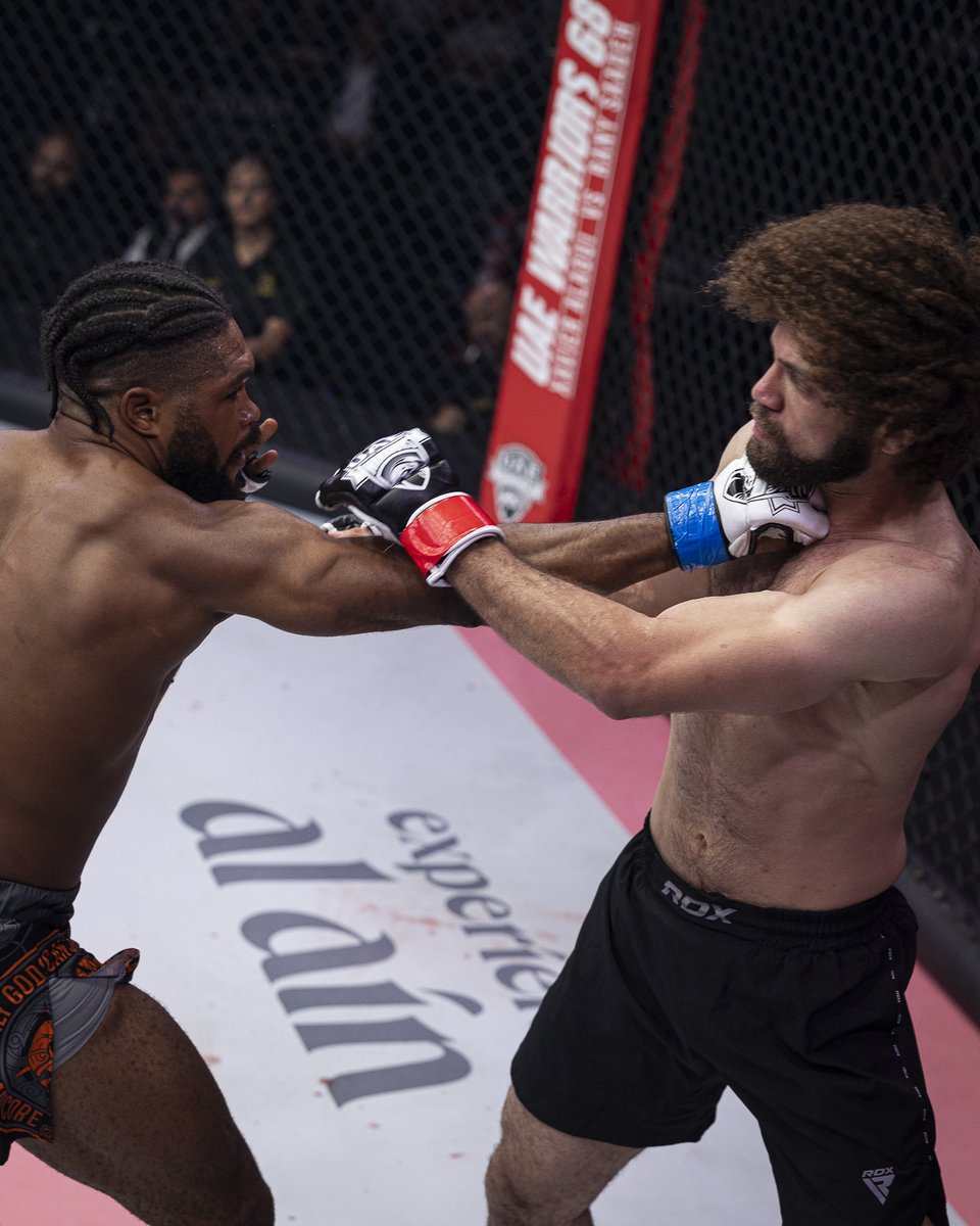 uae_warriors's tweet photo. π΅π Ananias Mulumba wins
π₯ ACTION! KO/TKO in Round 1 in Featherweight
β‘ Pure elite skill! the fighter Ananias Mulumba with hands of steel lands a short hook for a KO win with a performance for the history books. π
#UAEWarriors #UAEW68 #InAlAin https://t.co/URFIjs7owI