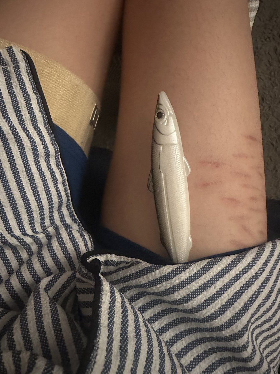 blue | shedtwt tweet media