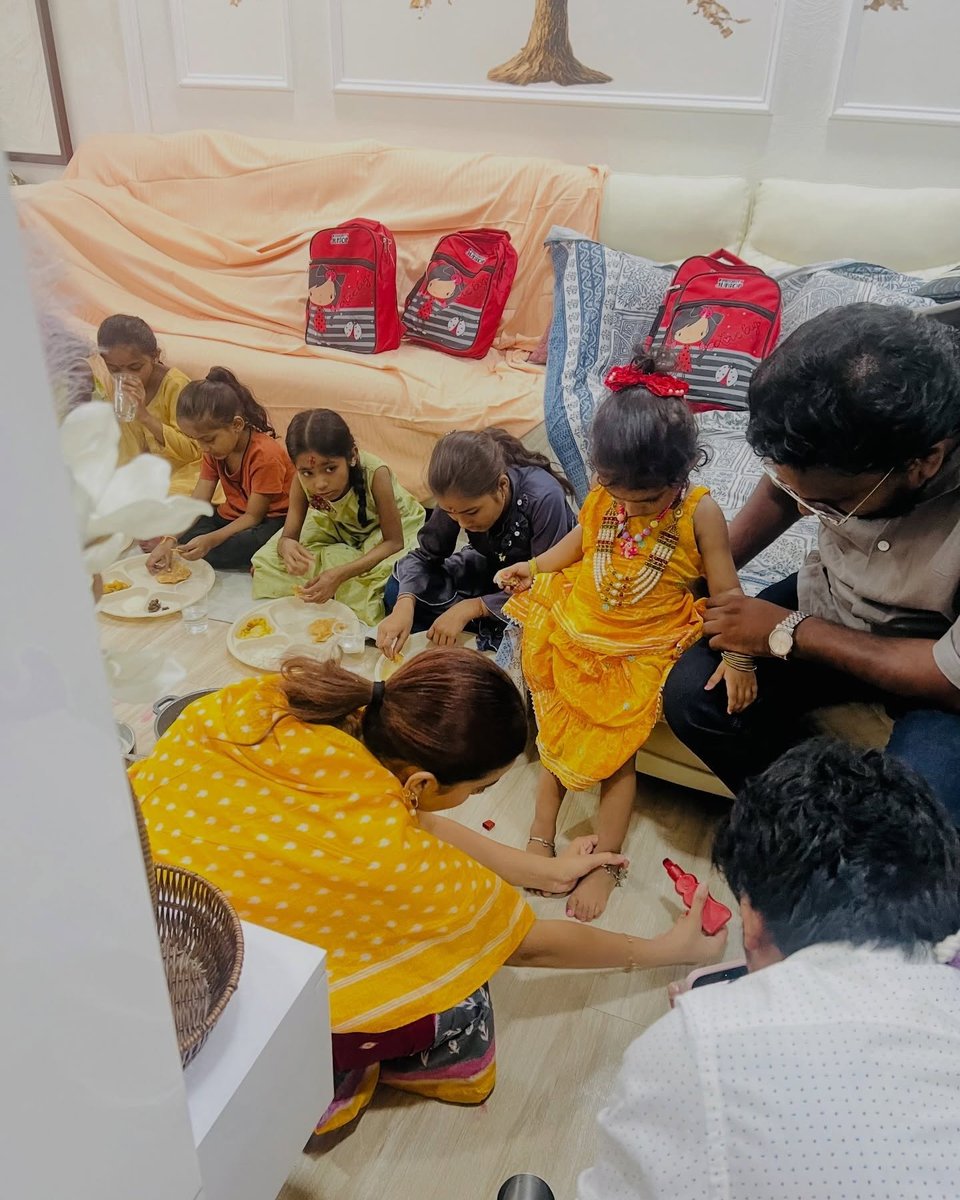 aajtak's tweet image. "राम नवमी व कन्या पूजन 🌸🛕✨🙏🏼🌺"

भोजपुरी एक्ट्रेस और सिंगर Akshara Singh ने इंस्टाग्राम पर शेयर की कुछ खास तस्वीरें।

#AksharaSingh #RamNavami #Navratri #ATPhotoblog