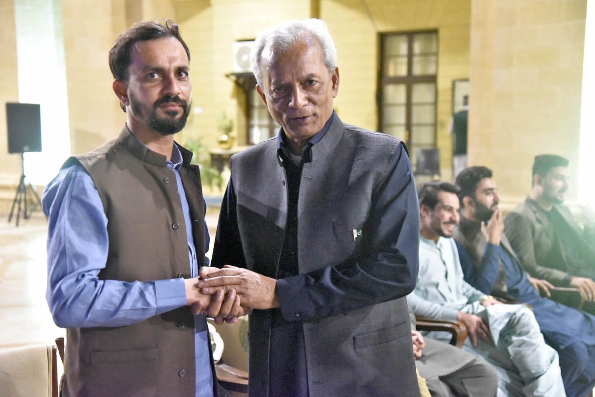 Muhamma01438741's tweet photo. MSF Deligation Mets Governor Sindh & Congratulated him on his Appointment.
مسلم اسٹوڈنٹس فیڈریشن کہ وفد کی گونر سندھ سے ملاقات۔
#PMLN #ProgressiveMSF #karachineedspmln
@MaryamNSharif
@MNehalHashmi
@YasirAdeelSk
@SardarMsohail
@BashirMemonpmln
@MuhammadFiroz63 Governors https://t.co/1UqAWbKXPn