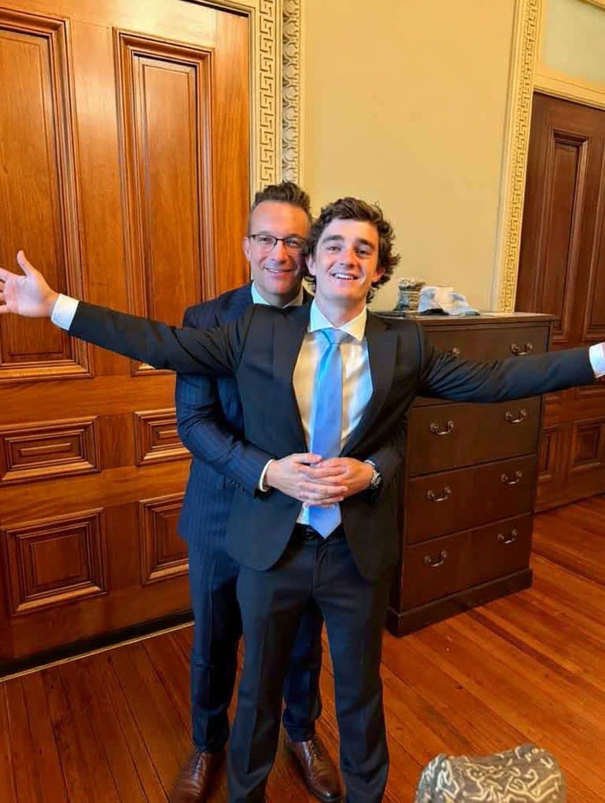 AlmightyChach3y tweet media