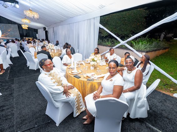 𝑻𝒐𝒏𝒏𝒚 𝑩𝒂𝒏𝒛 🦅 tweet media