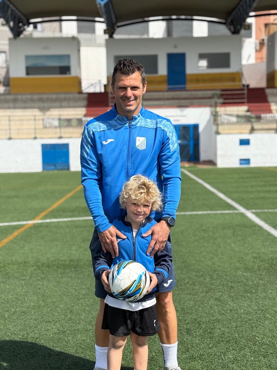 Nacho Aznar tweet media