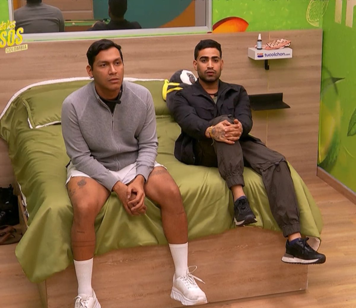 Ladyguun tweet media