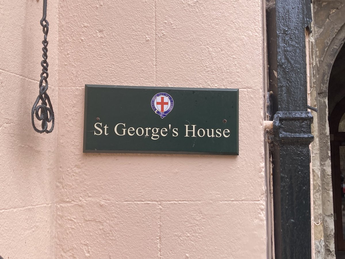 Laura Bushell Hawke tweet media