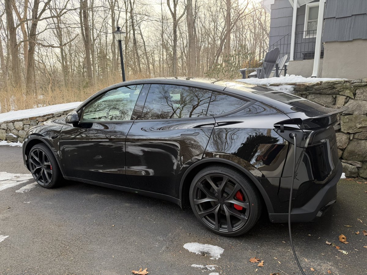 Tom⚡️ tweet media