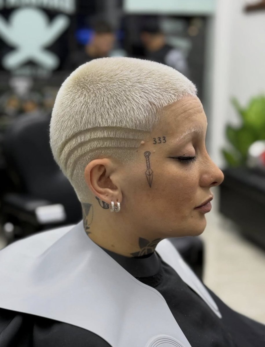 lana banana 🐐 tweet media