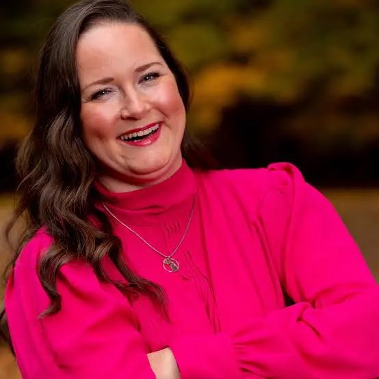 Politics & Poll Tracker 📡 tweet media