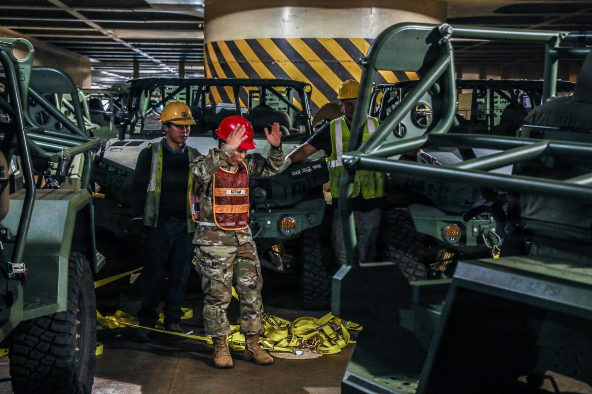 25thID's tweet photo. Ever wonder what it takes to move a division across the Pacific?

Last month, @USArmy #Soldiers loaded equipment at home station.

This is the SUSTAIN side of the mission—real C2 to move it safely and on time.

All part of getting to the Philippines for #OperationPathways. https://t.co/VLhaexEjFm