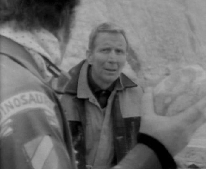 TalkingPicsTV's tweet photo. Old habits die hard when Frank intervenes when a crime takes place...
PUBLIC EYE (1969) 8pm with #AlfredBurke #PeterCellier #PaulineDelaney 'Divide and Conquer' #TPTVsubtitles https://t.co/zpOVtA1MYV