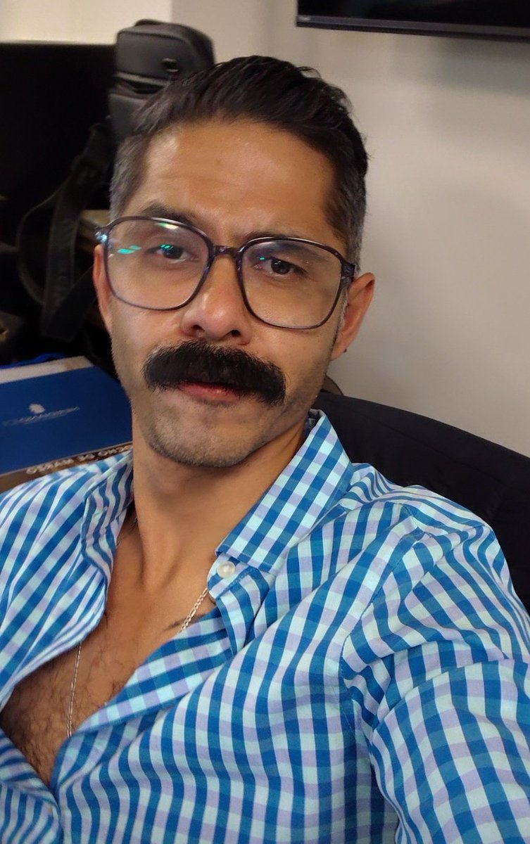 DieguiLG's tweet photo. Hoy llega el novio a León.
Y qué bueno porque ya ando bien cachondo 🥸👄✨️ https://t.co/VNhgZOKAyT