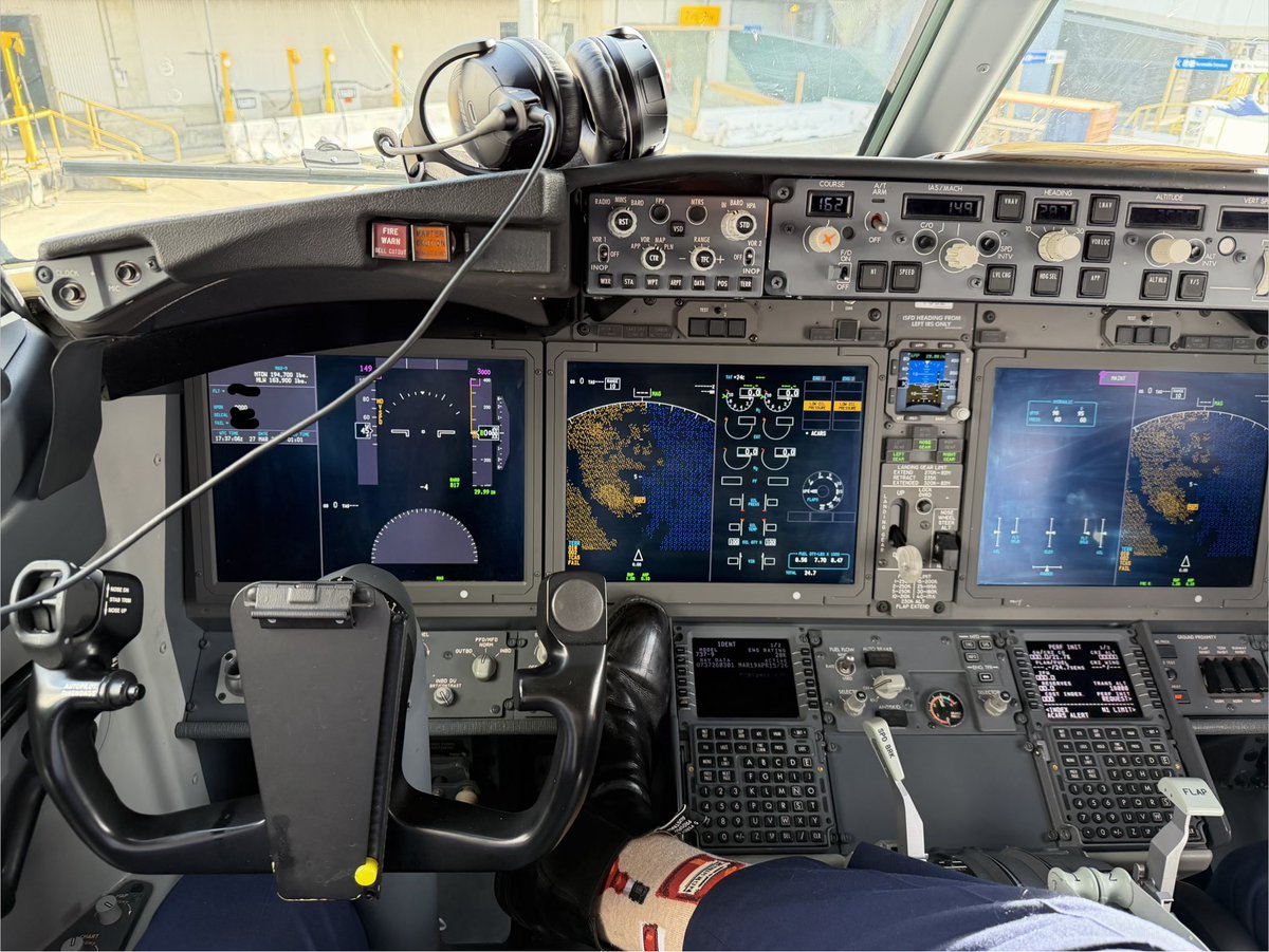 KC-10 Driver ✈️ 👨✈️ B-737 Wrangler tweet media