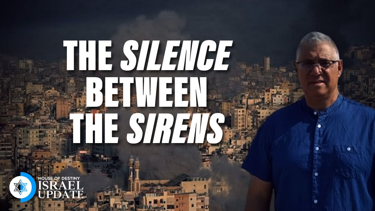 prophetkim's tweet image. Filmed in the silence between sirens in Jerusalem.

This is what life in Israel really looks like right now.

👉 Watch now: 🔗 buff.ly/LaqfZpw 

#IsraelUpdate #IsraelUnderAttack