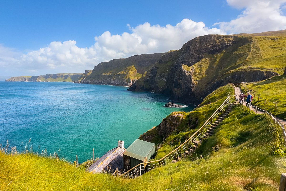 _EmberFlint's tweet image. 🍀 Friday Escape: Ireland

Emerald hills. Atlantic cliffs. Ancient castles. Cozy pubs.

Basically a real-life storybook.

Cliffs 🌊
Castles 🏰
Pubs 🍻

Where are you going first?

#FridayEscape #Ireland