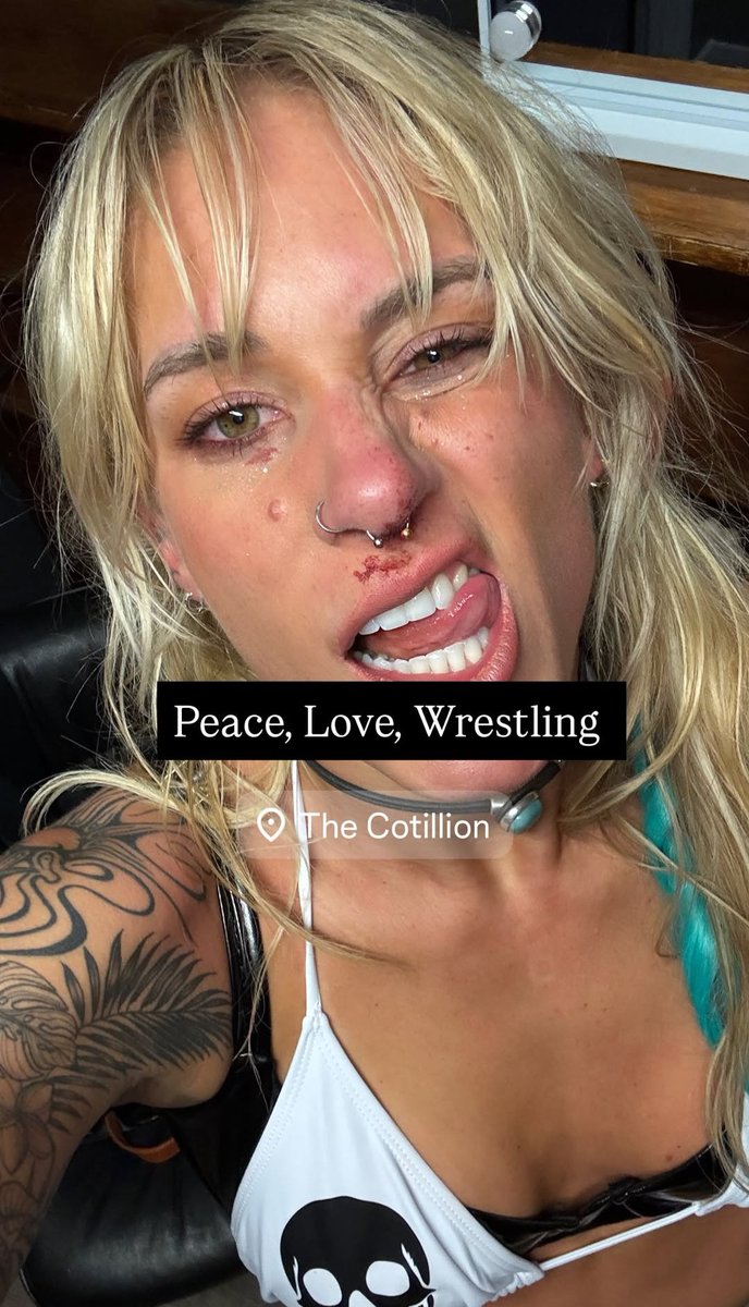 Soul Surfer. ✰ NOT @SolRucaWWE tweet media