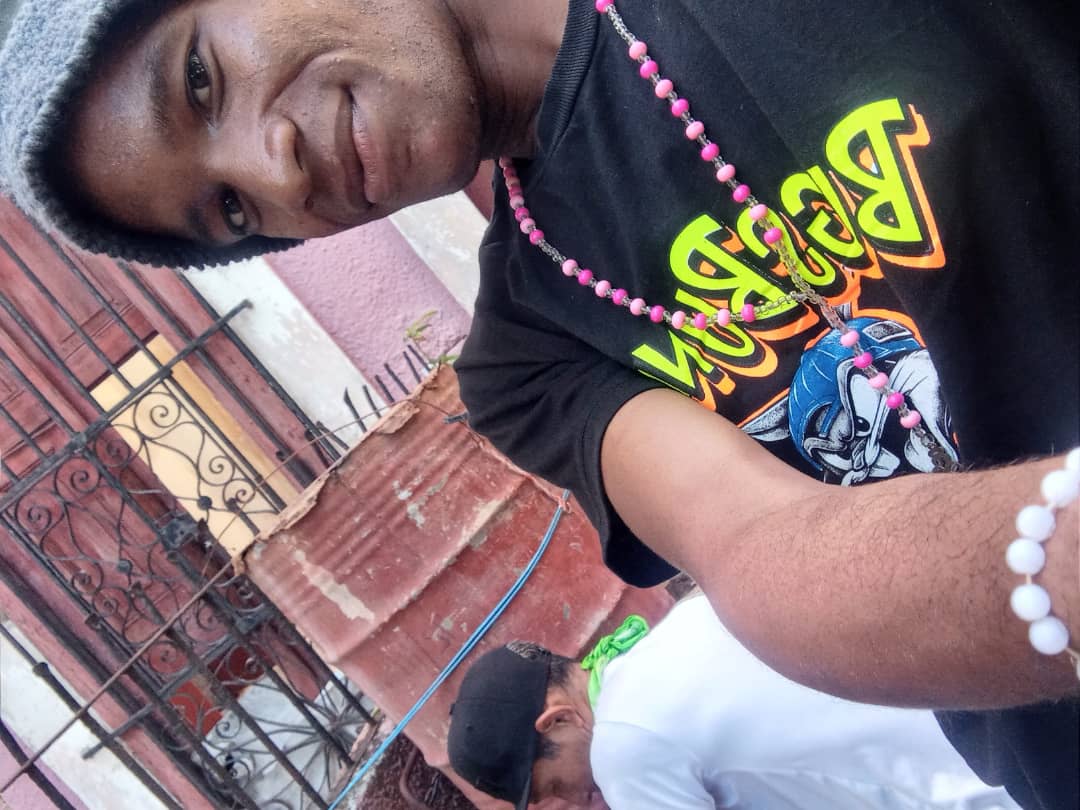 Legally required to stay in 5 star hotels tweet media