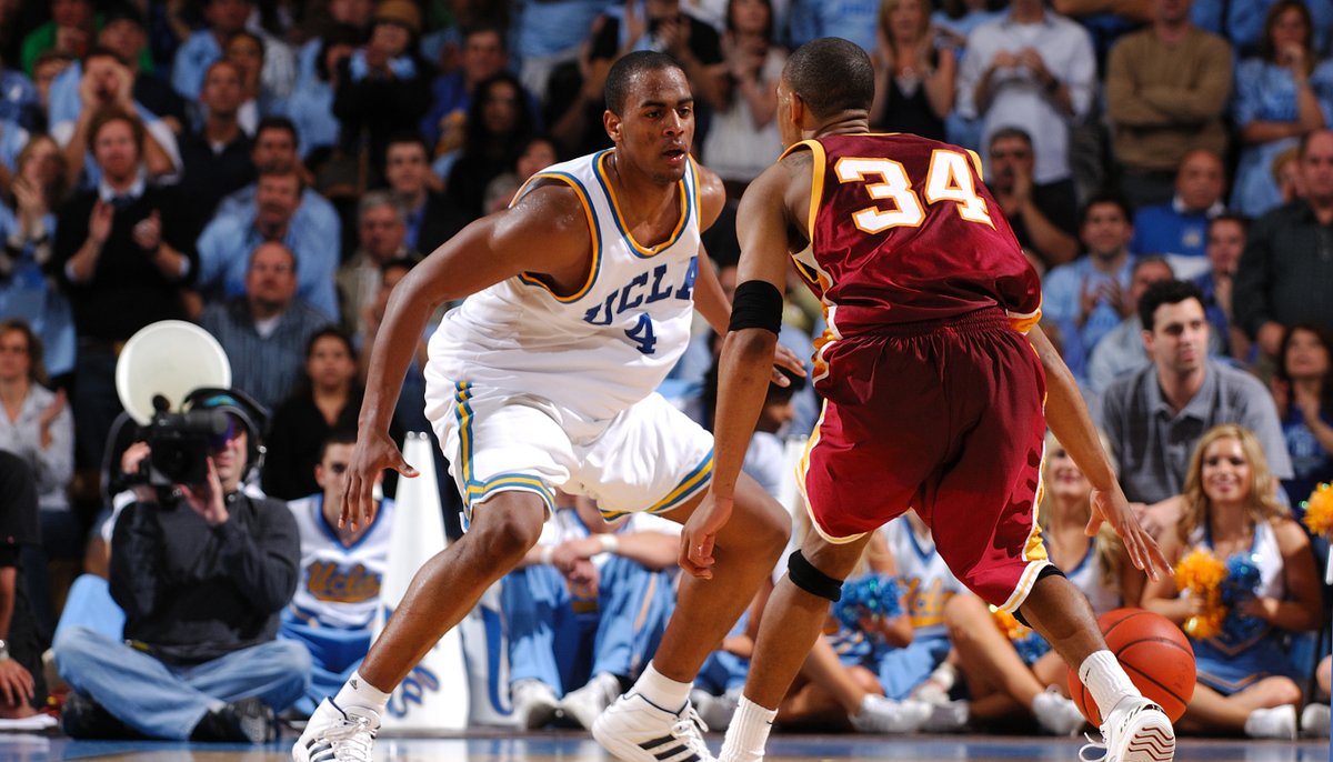 UCLAMBB's tweet image. Flashing back to 𝙤𝙣𝙚 𝙤𝙛 𝙤𝙪𝙧 𝙖𝙡𝙡-𝙩𝙞𝙢𝙚 𝙜𝙧𝙚𝙖𝙩𝙨.

𝘼𝙧𝙧𝙤𝙣 𝘼𝙛𝙛𝙡𝙖𝙡𝙤 (2005-07) … two Final Fours, and the 2007 Pac-10 Player of the Year.

#GoBruins | #FlashbackFriday 🏀