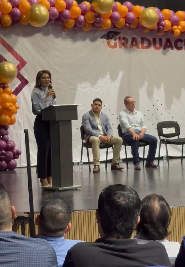 IcatsonS's tweet photo. ICATSON continúa formando talento y transformando vidas en San Luis Río Colorado
Se llevó a cabo la ceremonia de graduación en la Extensión ICATSON San Luis Río Colorado, donde alumnas y alumnos concluyeron satisfactoriamente su proceso de capacitación. #TierraDeOPortunidades https://t.co/wb1xNNpFFJ