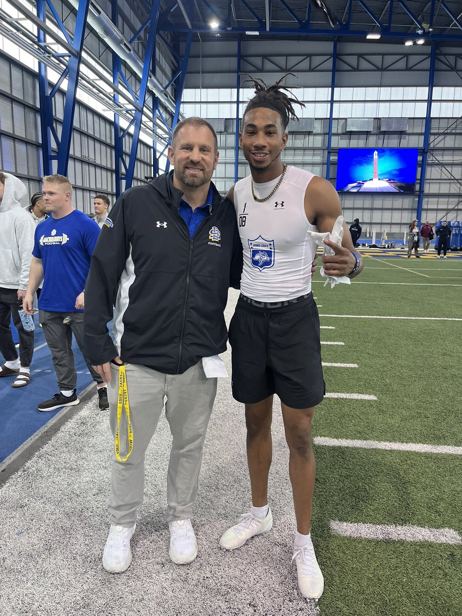 mrifindtalent's tweet photo. What a great #Proday hosted by coach Jackson my client @JAY2STICK did amazing #Nfl #SDSU #Jackrabbit #MriFindTalent https://t.co/F7mUmFhFit