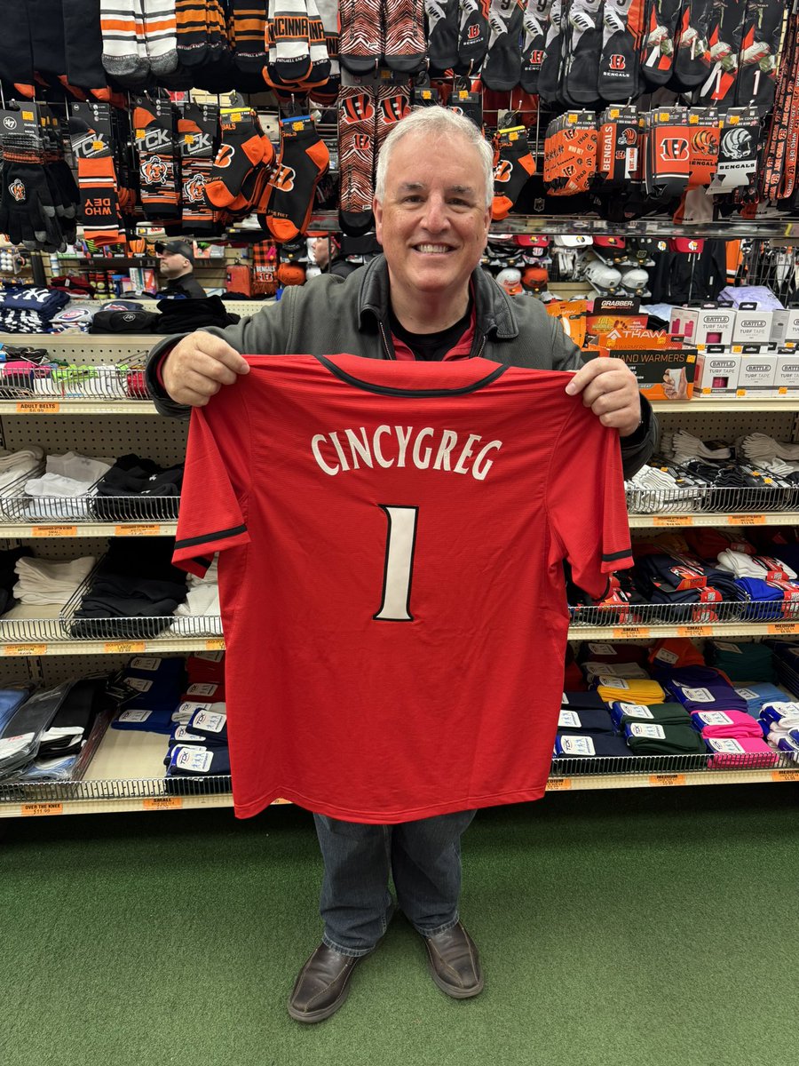 cincygreghoodin's tweet image. And now , it’s complete ! I did a thing to the thing I did (or something like that ) @GoBEARCATS @GoBearcatsBASE @uofcincy @uofcincyalumni @uofcincyfound #BearcatFamily #BearcatsUnited #BearcatsForLife #BearcatVibes #cincyvibes #weareuc @KochSports