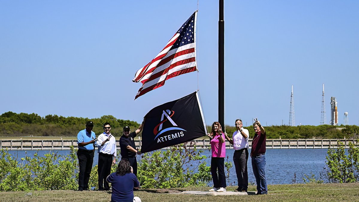 C and J Images tweet media