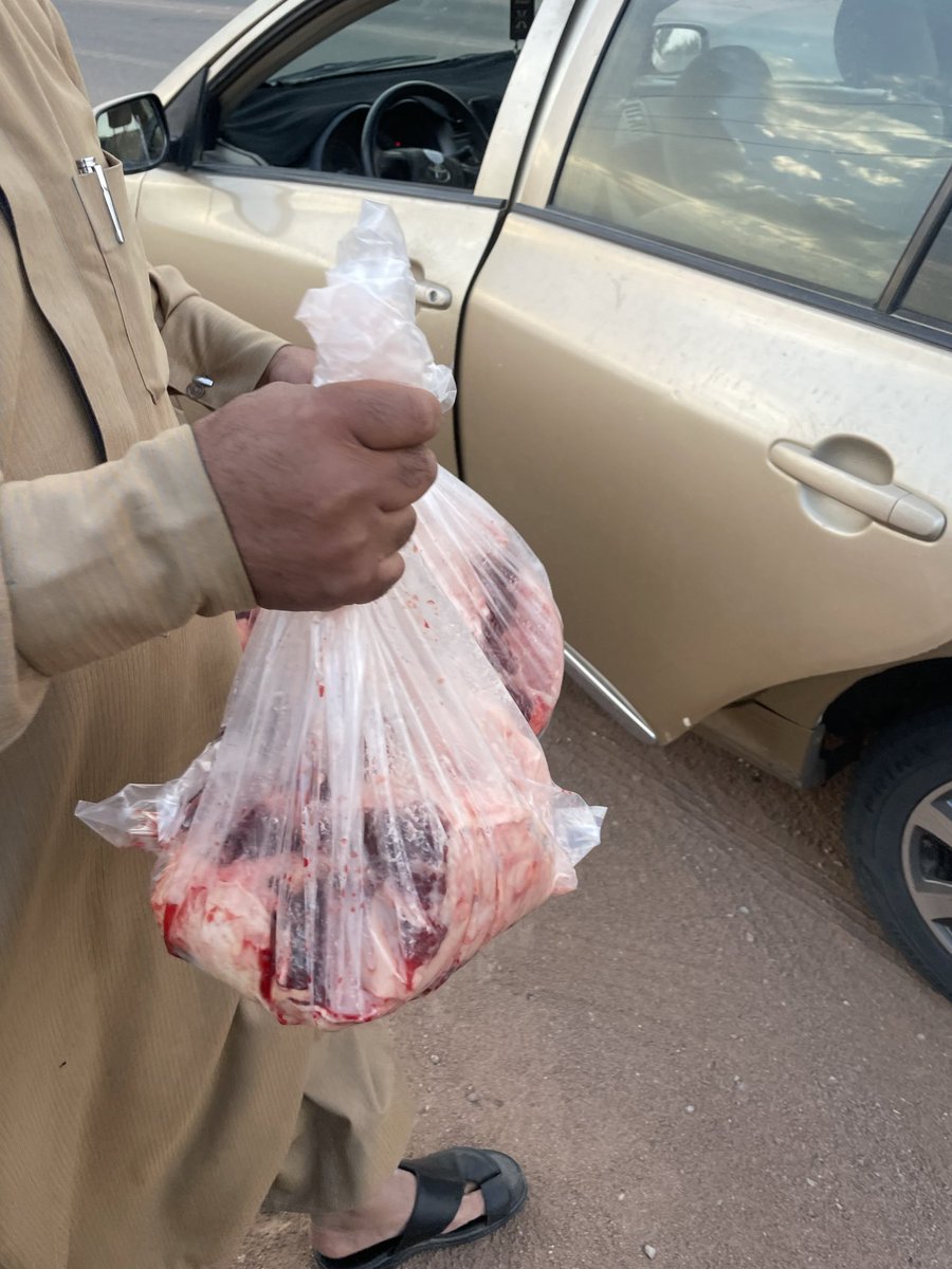 brmodhih's tweet photo. استقبلت جمعية البربالمضيح ناقة ذبح من فاعل خير أبو حماد ورفاقه وتم سلخها بالمسلخ وبعد وزنها بلغت الكمية ٣٩٠ كيلو وتم توزيعهاعلى ١٣٠ أسرة بمقدار ٣ك  في ١٤٤٧/٠٩/٢٠
رئيس واعضاء مجلس الادارة والمستفيدين يرفعون شكرهم لفاعل الخير أبو حماد ورفاقه
رئيس مجلس الإدارة  د. زيد عماش الهبيرة https://t.co/LIK1j8D4Mk