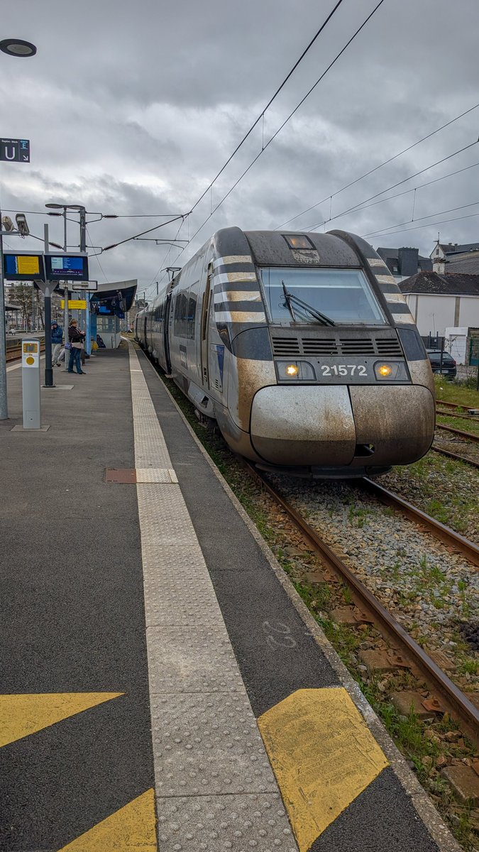 Pilote de loc ⇹🇨🇭 tweet media