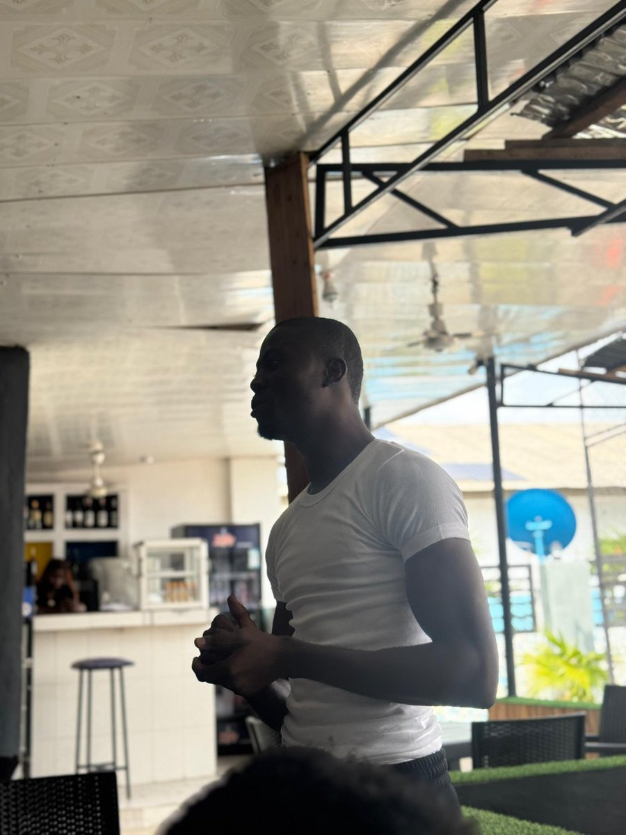 efedavid770's tweet photo. Bringing tech hub back to Ughelli Delta State, Nigeria.

Today we did a meetup @ https://t.co/sNVnU91sef where we talked about the benefits of technologies to young Nigerians.

How we need to push tech to Nigerians by giving them a roadmap and a structure to follow. https://t.co/uWIp4cMcM0