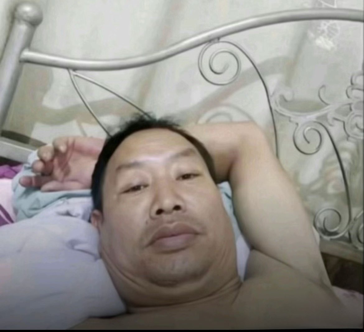 DjWhatchya tweet media