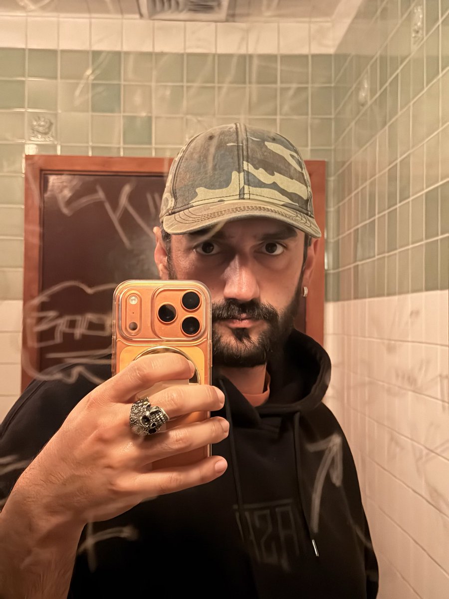 Skele Boy tweet media